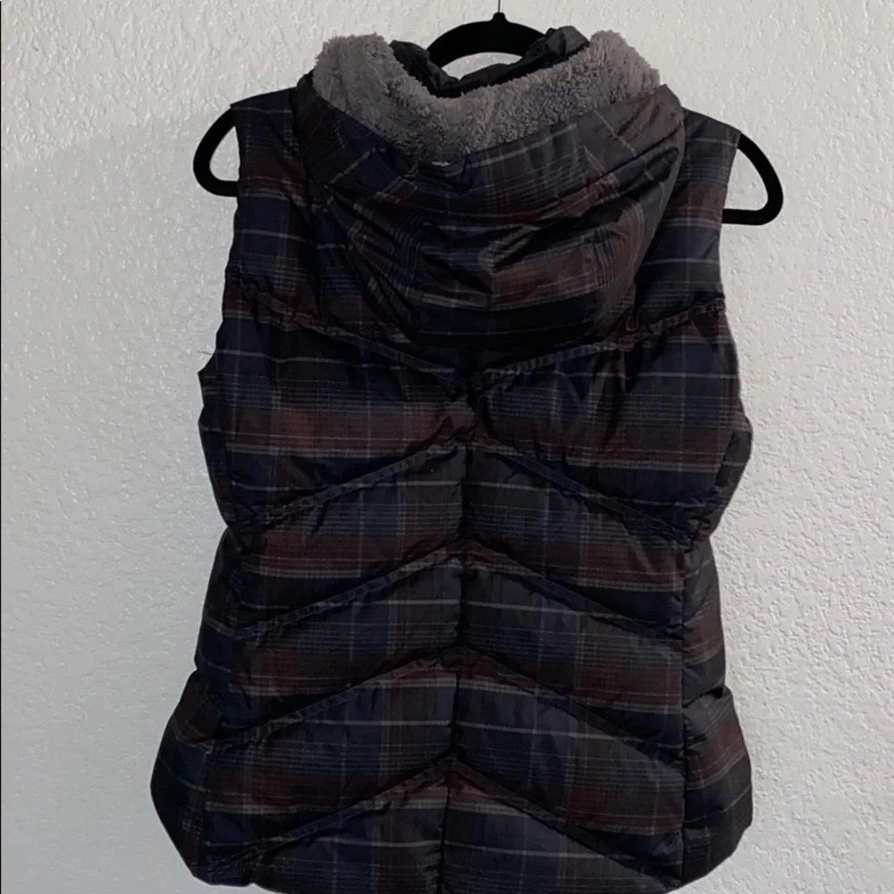 COPY - COPY - Patagonia puffer plaid vest with hoodie